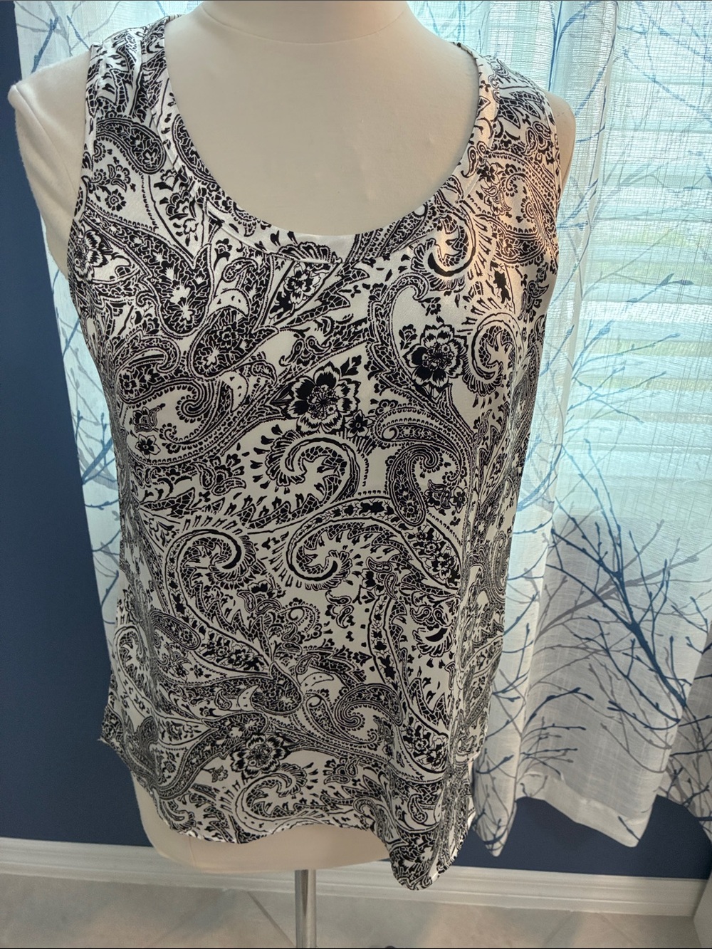 White House Black Market Classic Black & White Paisley Sleeveless Top